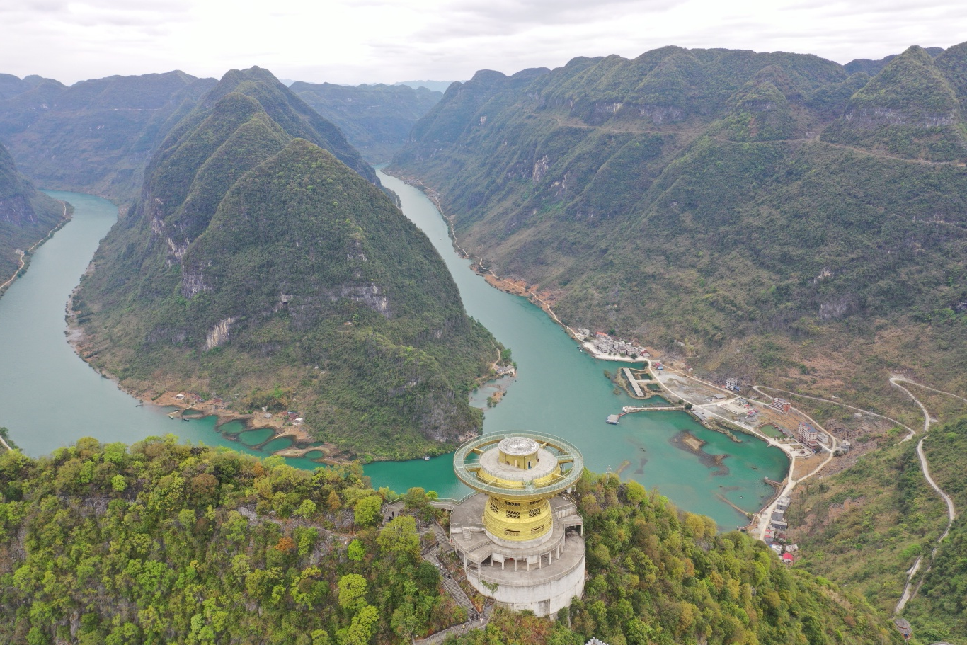 东兰坡豪湖露营地，专业路亚艇为户外休闲运动爱好者打造极致垂钓体验(图11)